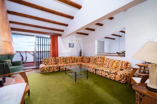 Xabia Villa Sleeps 8 With Pool Air Con And Wifi