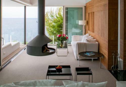 Es Cubells Villa Sleeps 12 With Pool And Air Con