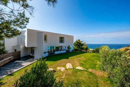 Es Cubells Villa Sleeps 12 With Pool And Air Con