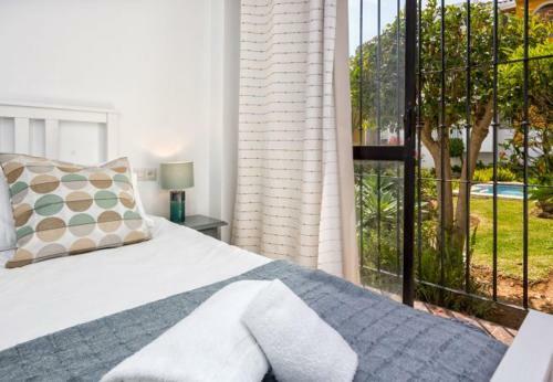 Sitio de Calahonda Apartment Sleeps 4 Pool Air Con
