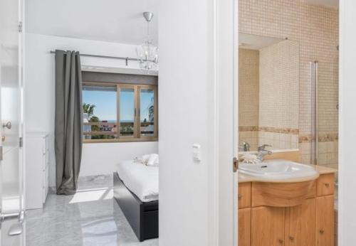 Sitio de Calahonda Apartment Sleeps 4 Pool Air Con