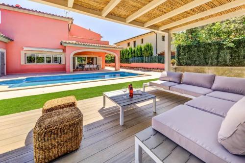 Es Mal Pas Villa Sleeps 8 With Pool Air Con And Wifi