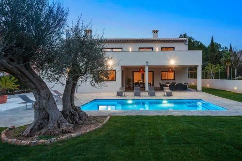 Es Mal Pas Villa Sleeps 8 With Pool Air Con And Wifi