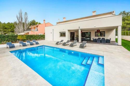 Es Mal Pas Villa Sleeps 8 With Pool Air Con And Wifi