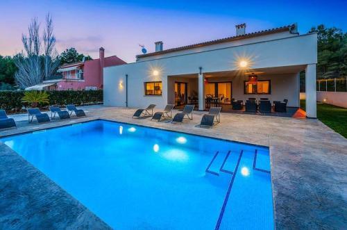 Es Mal Pas Villa Sleeps 8 With Pool Air Con And Wifi