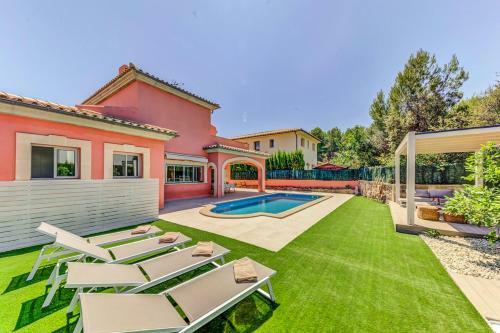 Villa In Es Mal Pas Sleeps 8 With Pool And Air Con