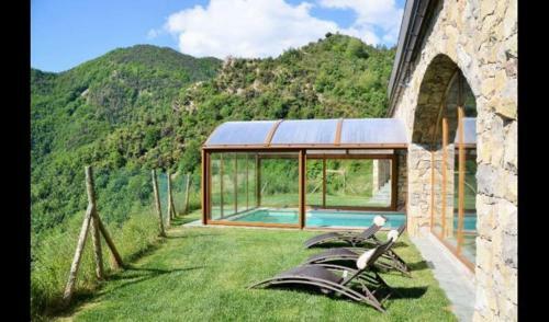 Figols Villa Sleeps 15 With Pool