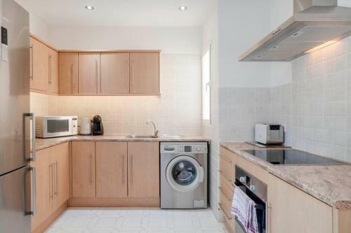 Stunning 2-bedroom Apartment Close To The Beach
