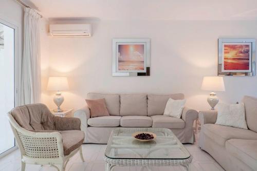 Stunning 2-bedroom Apartment Close To The Beach