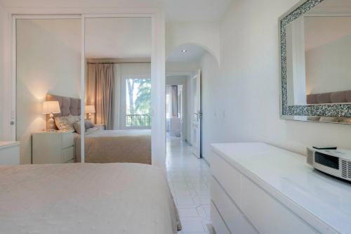 Stunning 2-bedroom Apartment Close To The Beach