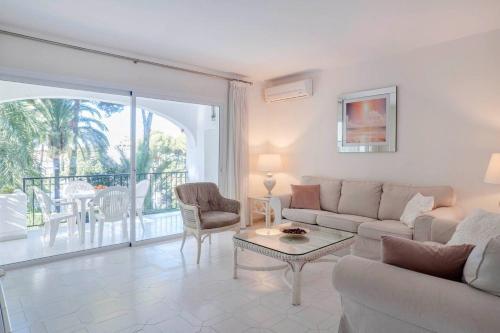 Stunning 2-bedroom Apartment Close To The Beach