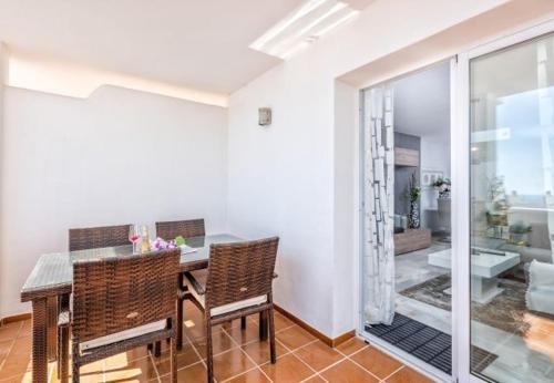 Sitio de Calahonda Apartment Sleeps 4 Pool Air Con