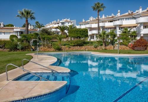 Cabopino Apartment Sleeps 4 Pool Air Con Wifi