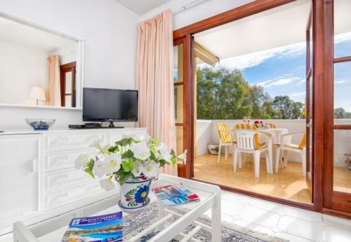 Cabopino Apartment Sleeps 6 Pool Air Con Wifi