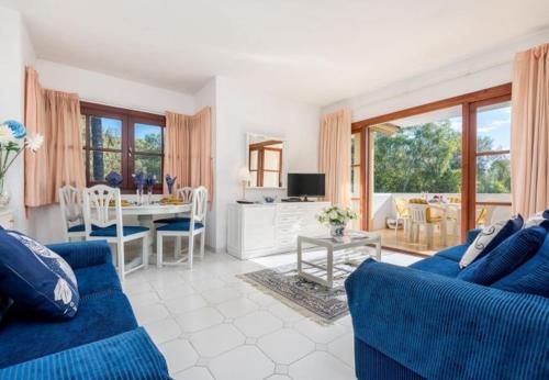 Cabopino Apartment Sleeps 6 Pool Air Con Wifi