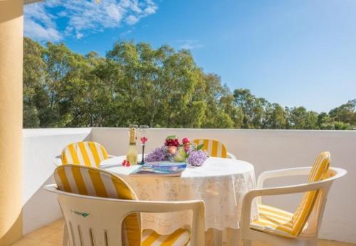 Cabopino Apartment Sleeps 6 Pool Air Con Wifi