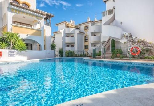 Cabopino Apartment Sleeps 6 Pool Air Con Wifi