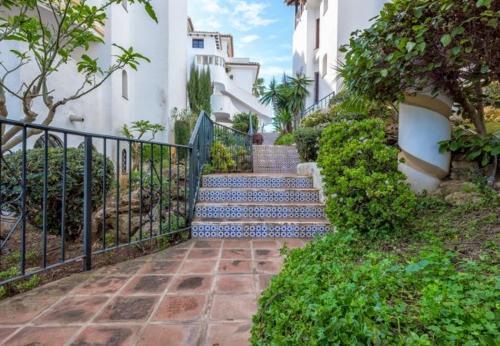 Cabopino Apartment Sleeps 6 Pool Air Con Wifi