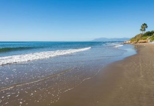 Cabopino Apartment Sleeps 6 Pool Air Con Wifi