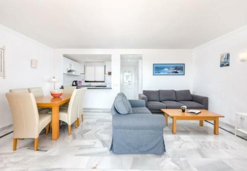 Sitio de Calahonda Apartment Sleeps 4 Pool Air Con