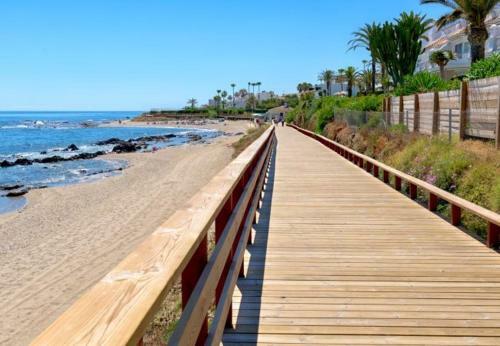 Sitio de Calahonda Apartment Sleeps 6 Pool Air Con