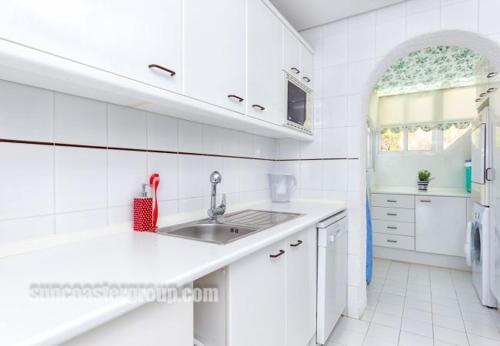 Sitio de Calahonda Apartment Sleeps 6 Pool Air Con