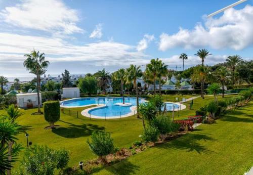 Cabopino Apartment Sleeps 4 Pool Air Con Wifi
