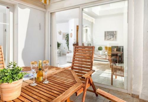 Cabopino Apartment Sleeps 4 Pool Air Con Wifi