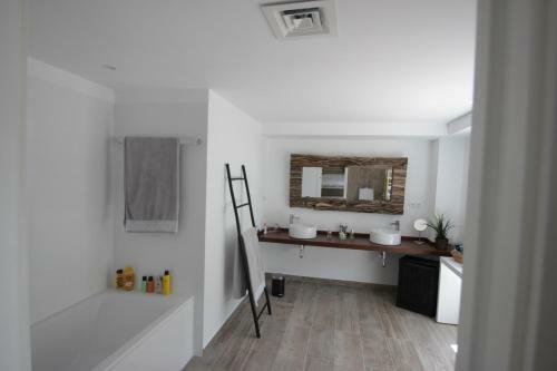 Exceptional Villa Close To The Best Beaches In Marbella