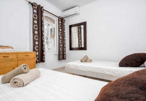 Cabopino Apartment Sleeps 4 Pool Air Con Wifi