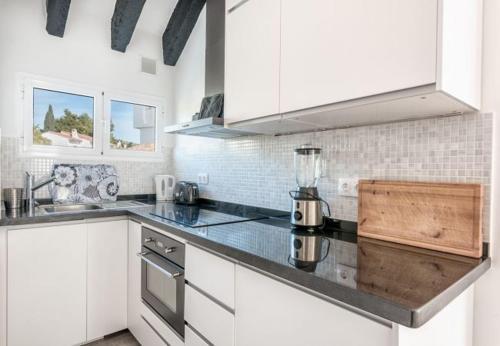 Cabopino Apartment Sleeps 6 Pool Air Con Wifi