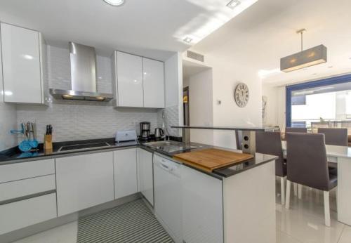 Punta Prima Apartment Sleeps 4 Pool Air Con T790745
