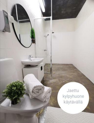 Goiglo Hotel & Hostel