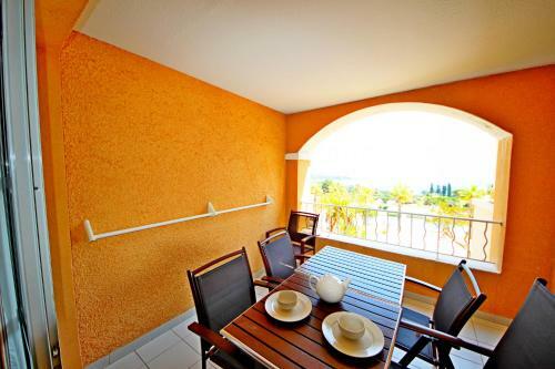 Apartamento 2m E1 213 - 354la