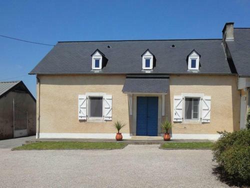 G�te Andoins, 3 Pi�ces, 4 Personnes - Fr-1-384-399