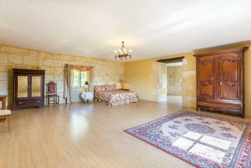 Le Moulinaud Chateau Sleeps 12 Pool Wifi