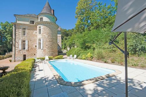 Le Moulinaud Chateau Sleeps 12 Pool Wifi