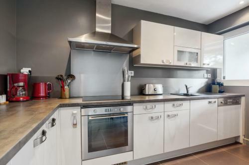 Apartamento Breathtaking 2br With Terrace Close To Beaches