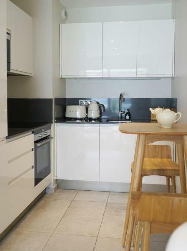 Beautiful Apartment With Swimming Pool In Antibes