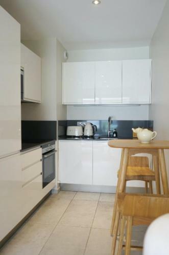 Beautiful Apartment With Swimming Pool In Antibes