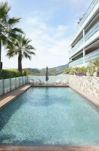 Beautiful Apartment With Swimming Pool In Antibes