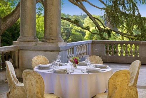 Attainville Chateau Sleeps 27 Wifi