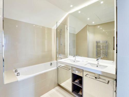 Apartment Miramar T2 - Rhu301