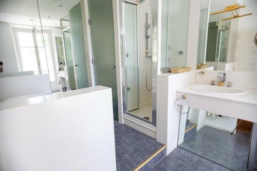 Hostal Les Frenes En Provence-ch�teau Zen