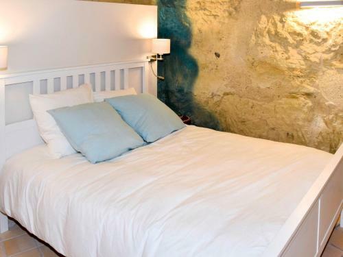 Holiday Home G�te Troglodytique - Azy105