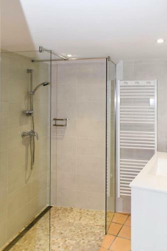 Holiday Home G�te Troglodytique - Azy105