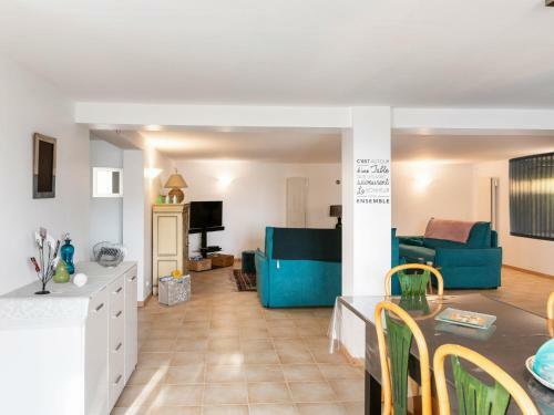 Charming Villa In Azillanet With Private Swimming Pool