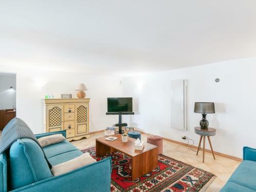 Charming Villa In Azillanet With Private Swimming Pool