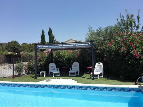 Charming Villa In Azillanet With Private Swimming Pool