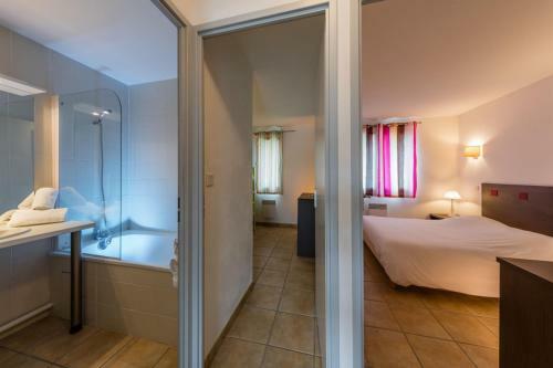 Hotel Barbaste Domaine Du Golf D'albret 3p6